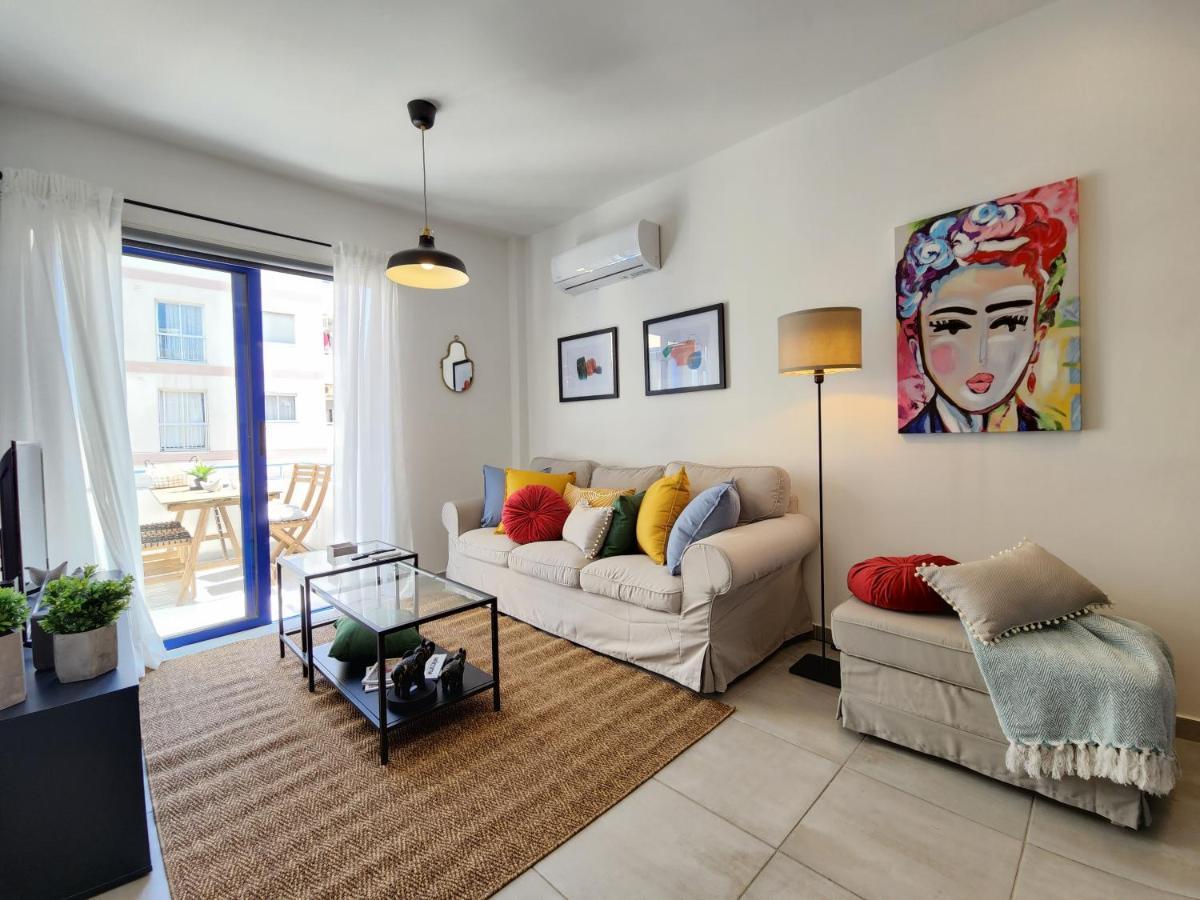 Frida'S Cozy Two Bedroom Apt Larnaca Exterior photo