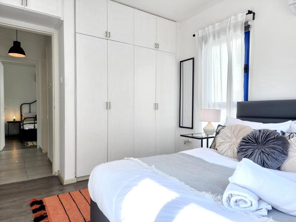 Frida'S Cozy Two Bedroom Apt Larnaca Exterior photo